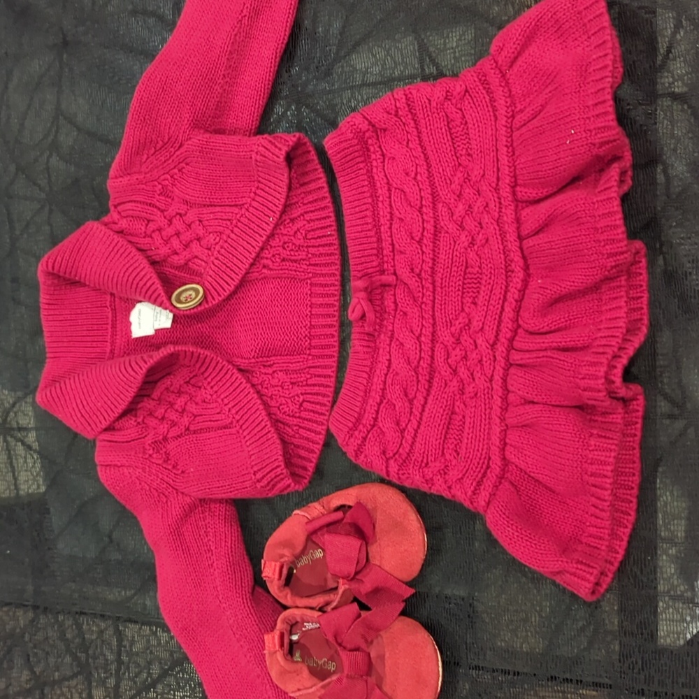 Girls lightly used baby gap knit set
